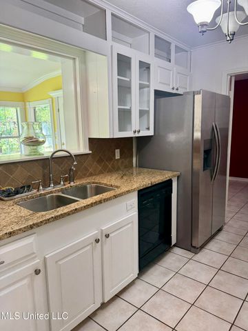 202 Jefferson Davis Boulevard, Natchez, MS 39120