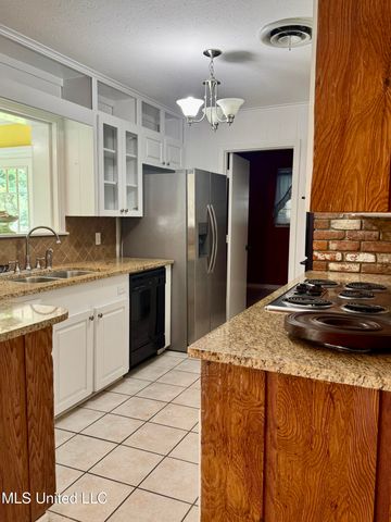 202 Jefferson Davis Boulevard, Natchez, MS 39120