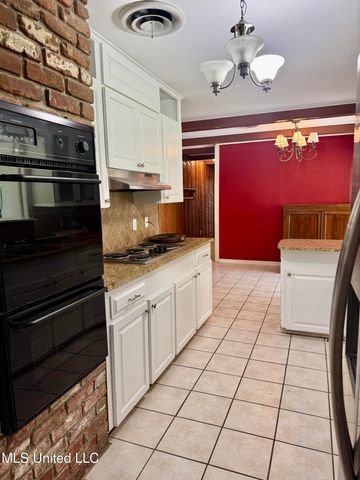 202 Jefferson Davis Boulevard, Natchez, MS 39120