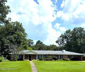 202 Jefferson Davis Boulevard, Natchez, MS 39120
