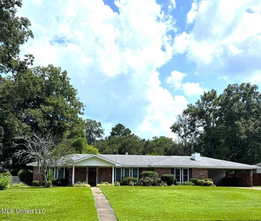 202 Jefferson Davis Boulevard, Natchez, MS 39120