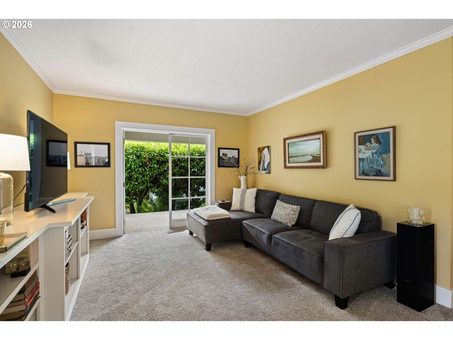 1060 W 17TH Ave, Eugene, OR 97402