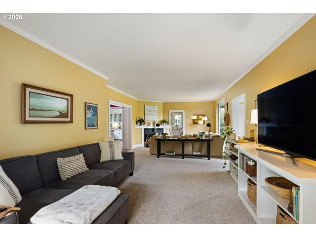 1060 W 17TH Ave, Eugene, OR 97402