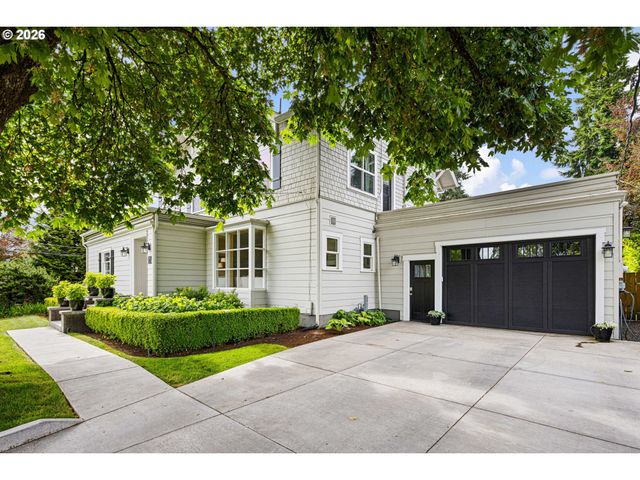1060 W 17TH Ave, Eugene, OR 97402