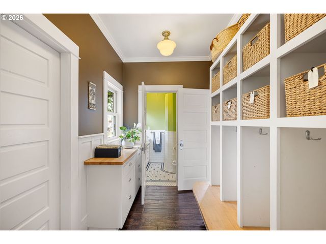 1060 W 17TH Ave, Eugene, OR 97402
