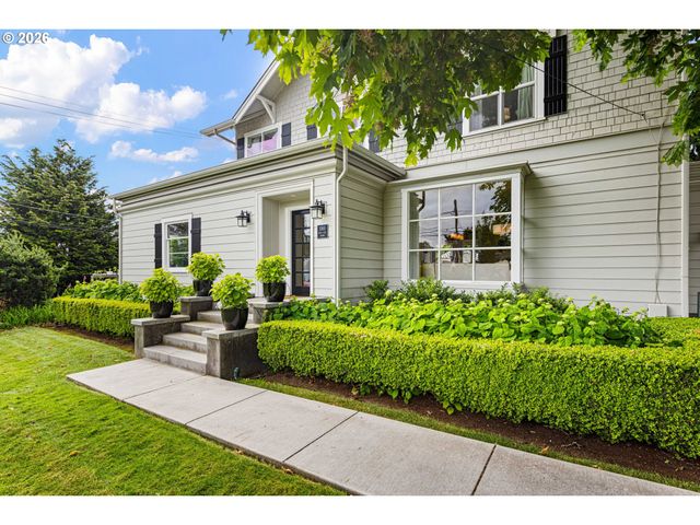1060 W 17TH Ave, Eugene, OR 97402