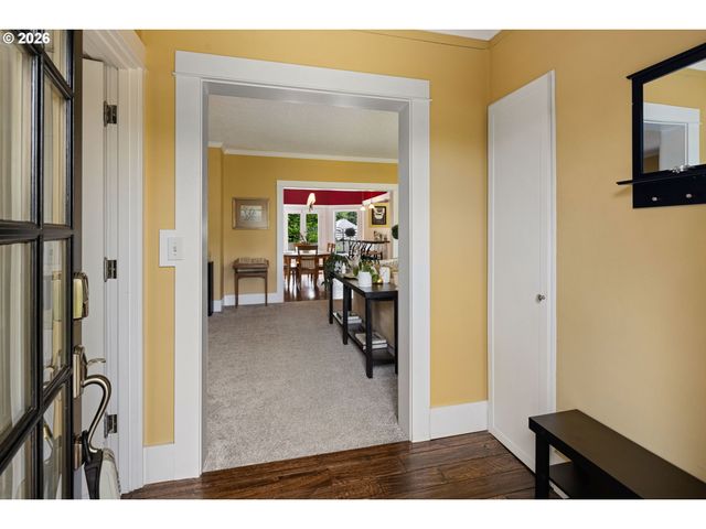 1060 W 17TH Ave, Eugene, OR 97402