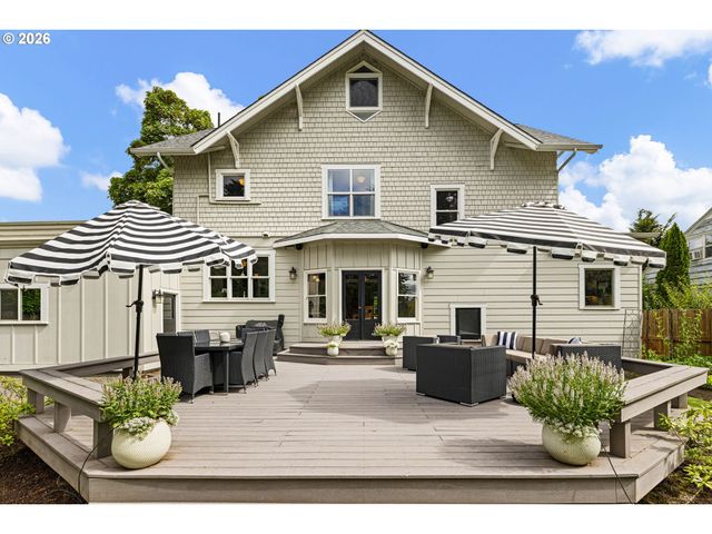 1060 W 17TH Ave, Eugene, OR 97402