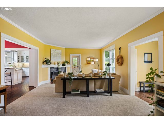 1060 W 17TH Ave, Eugene, OR 97402
