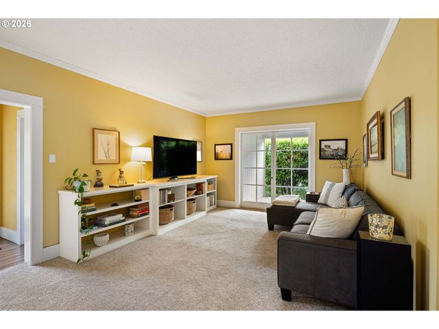 1060 W 17TH Ave, Eugene, OR 97402