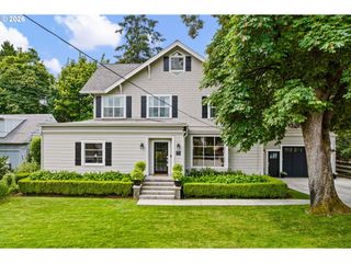 1060 W 17TH Ave, Eugene, OR 97402