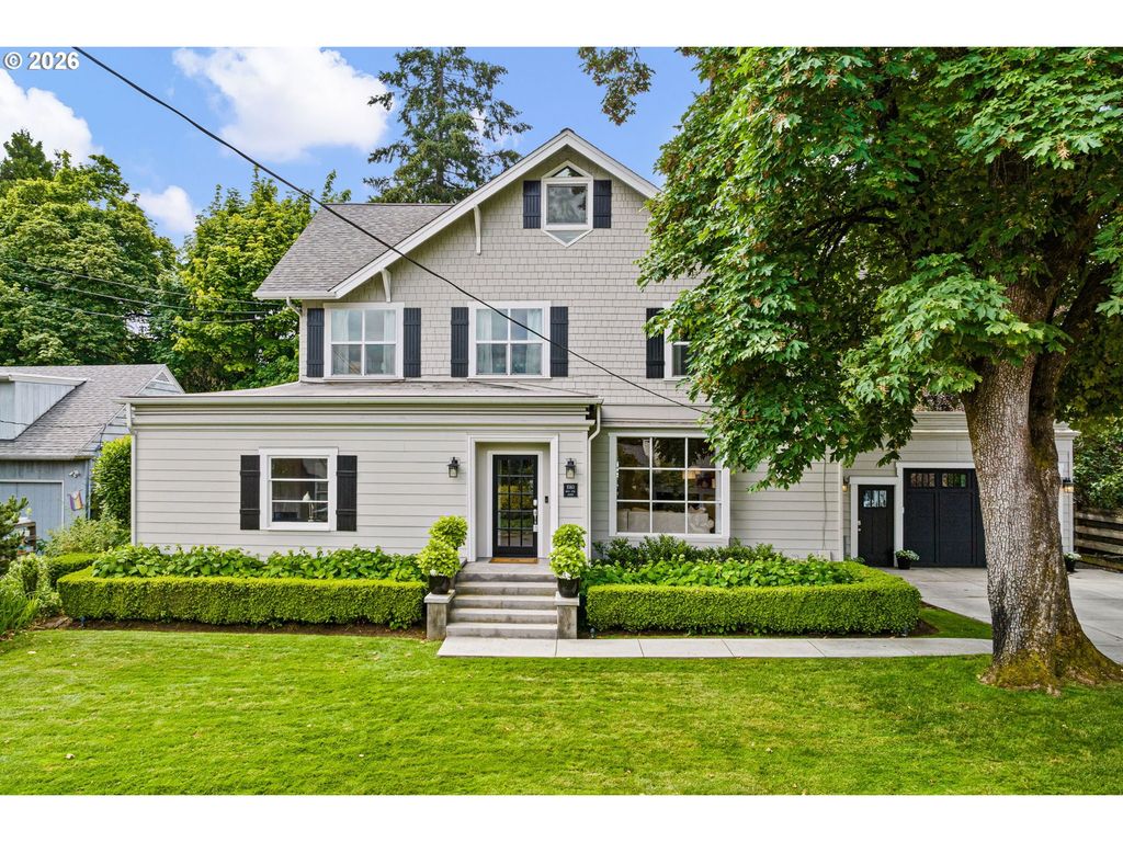 1060 W 17TH Ave, Eugene, OR 97402