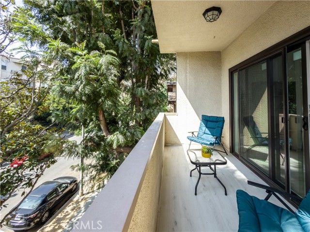 1944 Glendon 209, Los Angeles, CA 90025