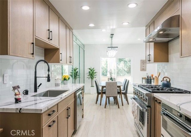 1944 Glendon 209, Los Angeles, CA 90025