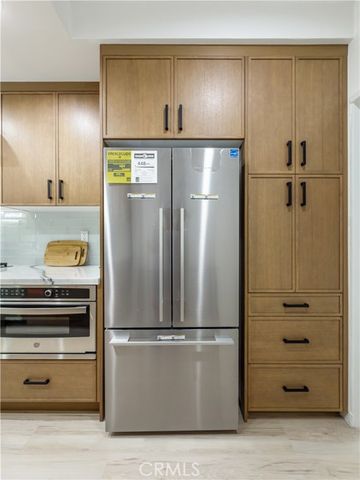 1944 Glendon 209, Los Angeles, CA 90025