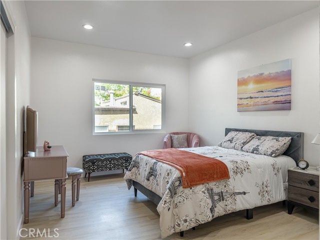 1944 Glendon 209, Los Angeles, CA 90025