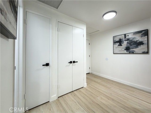 1944 Glendon 209, Los Angeles, CA 90025