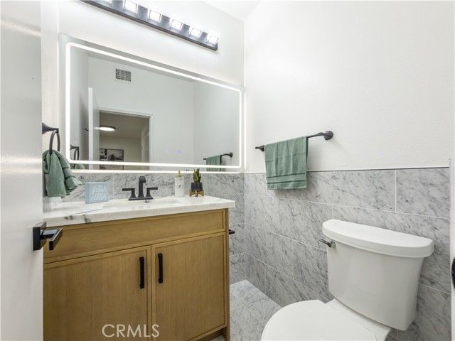 1944 Glendon 209, Los Angeles, CA 90025