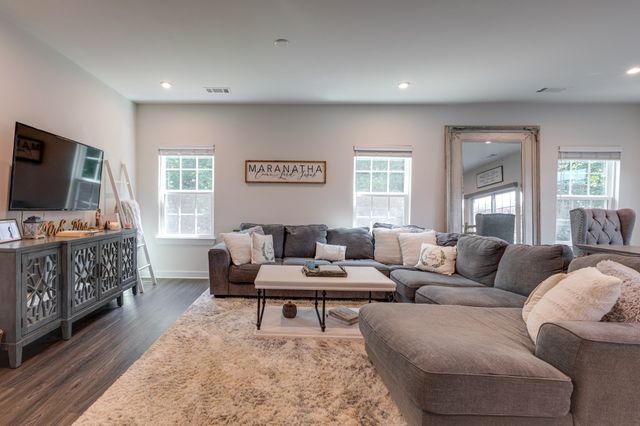 467 Chinook Dr, Antioch, TN 37013