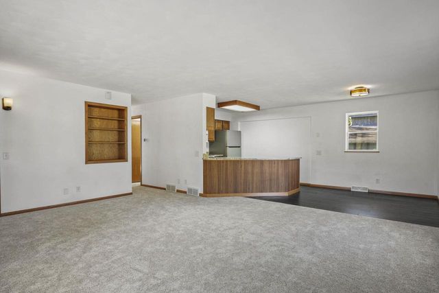 207 S Rutland Avenue, Brooklyn, WI 53521