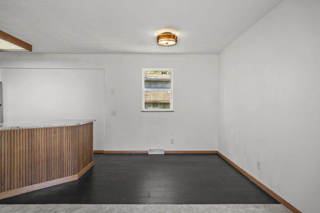 207 S Rutland Avenue, Brooklyn, WI 53521