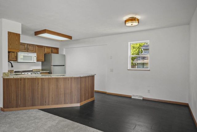 207 S Rutland Avenue, Brooklyn, WI 53521