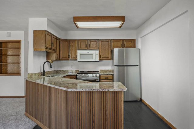 207 S Rutland Avenue, Brooklyn, WI 53521