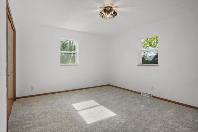207 S Rutland Avenue, Brooklyn, WI 53521