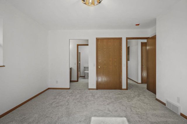 207 S Rutland Avenue, Brooklyn, WI 53521