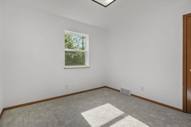 207 S Rutland Avenue, Brooklyn, WI 53521