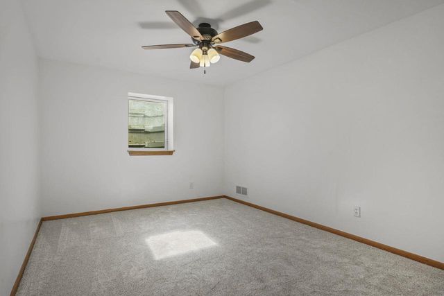 207 S Rutland Avenue, Brooklyn, WI 53521