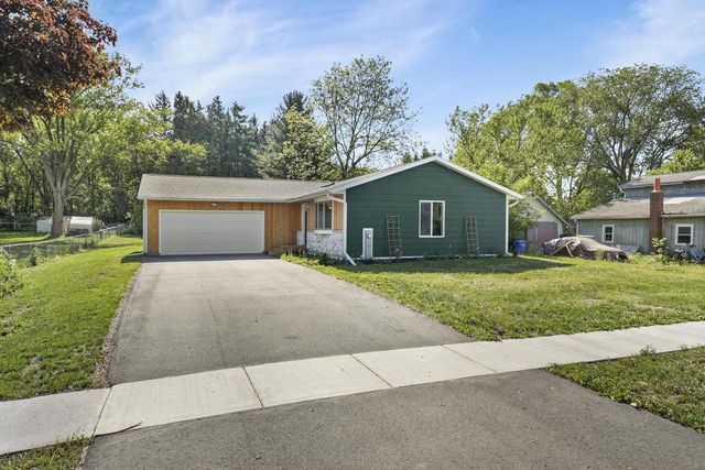 207 S Rutland Avenue, Brooklyn, WI 53521