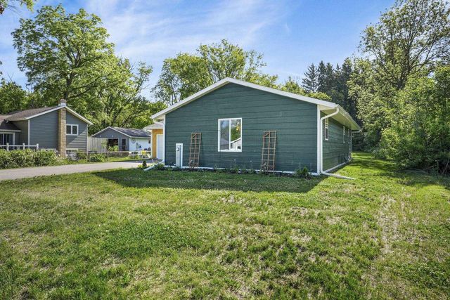 207 S Rutland Avenue, Brooklyn, WI 53521