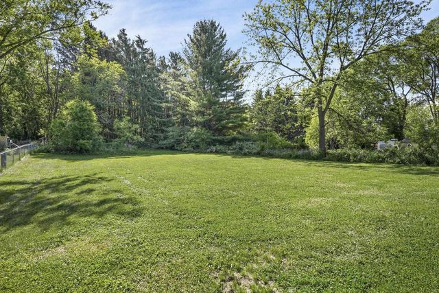 207 S Rutland Avenue, Brooklyn, WI 53521