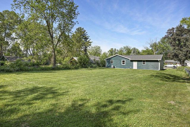 207 S Rutland Avenue, Brooklyn, WI 53521