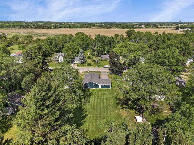 207 S Rutland Avenue, Brooklyn, WI 53521