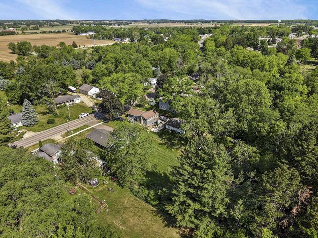 207 S Rutland Avenue, Brooklyn, WI 53521