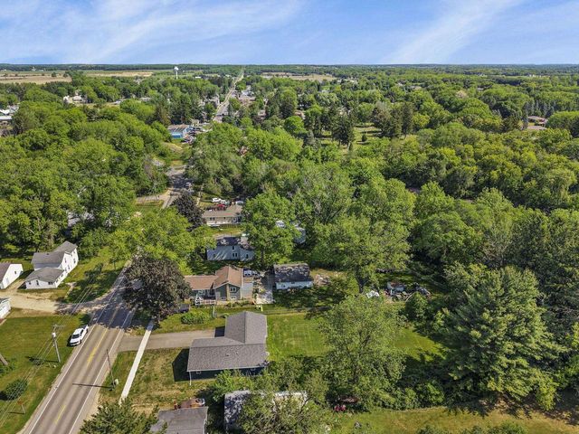 207 S Rutland Avenue, Brooklyn, WI 53521