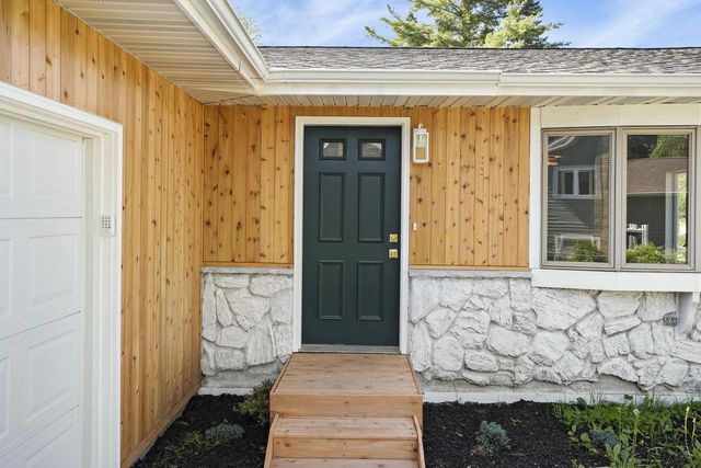 207 S Rutland Avenue, Brooklyn, WI 53521