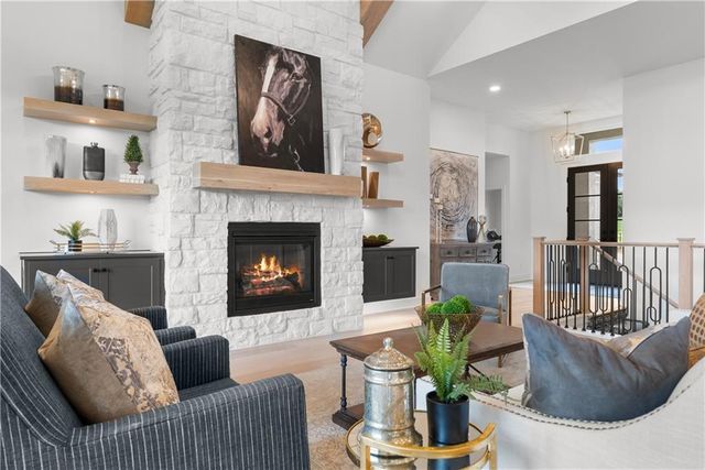 2825 SW Heartland Road, Lee's Summit, MO 64082