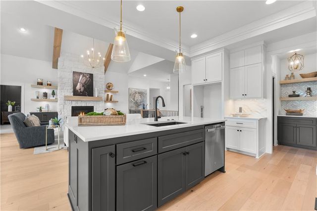 2825 SW Heartland Road, Lee's Summit, MO 64082