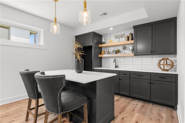 2825 SW Heartland Road, Lee's Summit, MO 64082