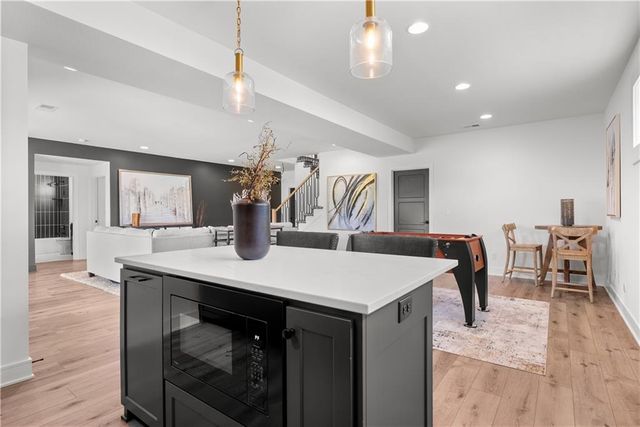 2825 SW Heartland Road, Lee's Summit, MO 64082