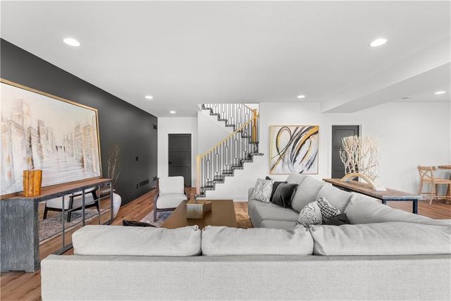 2825 SW Heartland Road, Lee's Summit, MO 64082