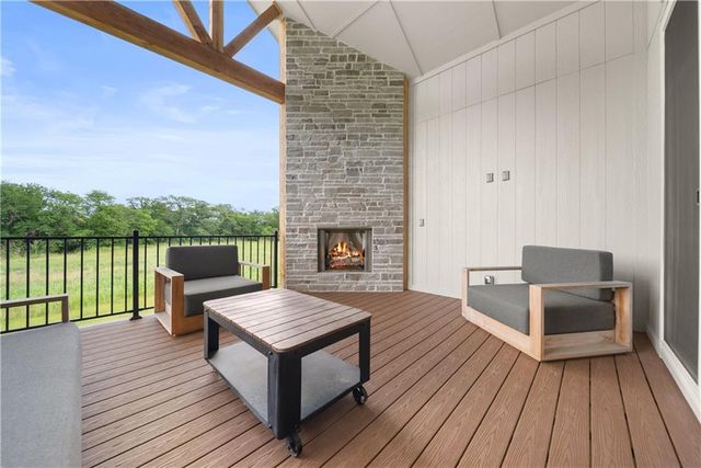 2825 SW Heartland Road, Lee's Summit, MO 64082