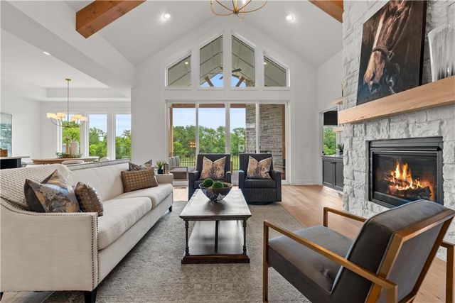 2825 SW Heartland Road, Lee's Summit, MO 64082