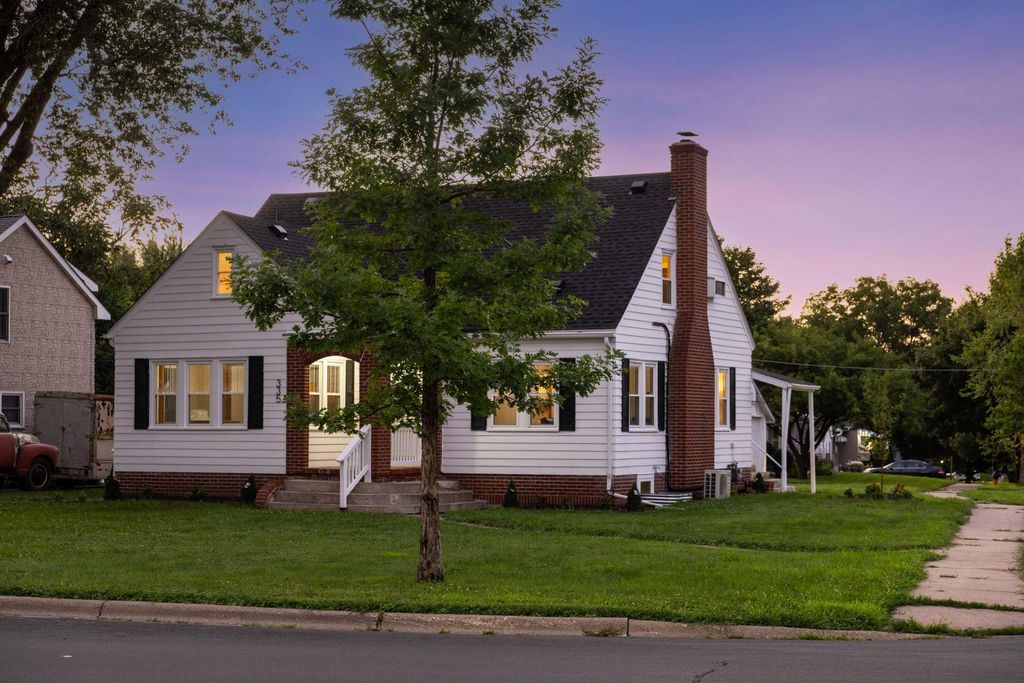 335 Shakopee Avenue E, Shakopee, MN 55379