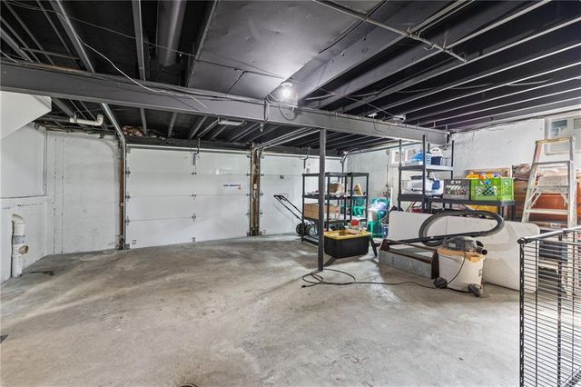 4825 N Revere Drive, Kansas City, MO 64151