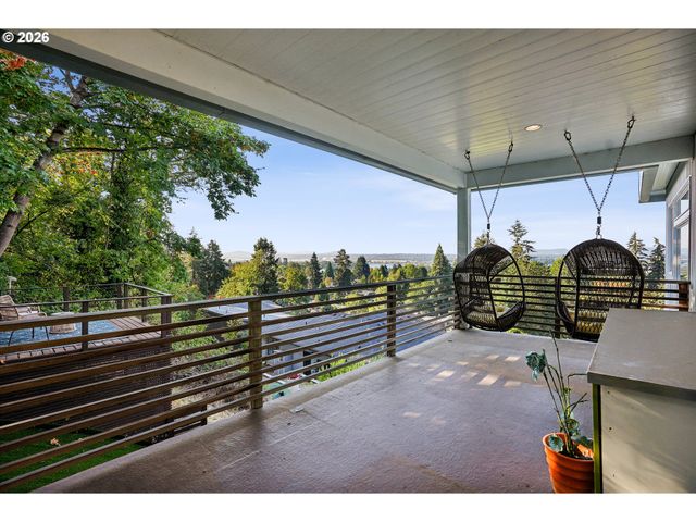 3816 EDGEWOOD Dr, Vancouver, WA 98661