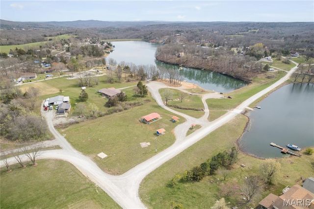 7012 Locust, Ste Genevieve, MO 63670